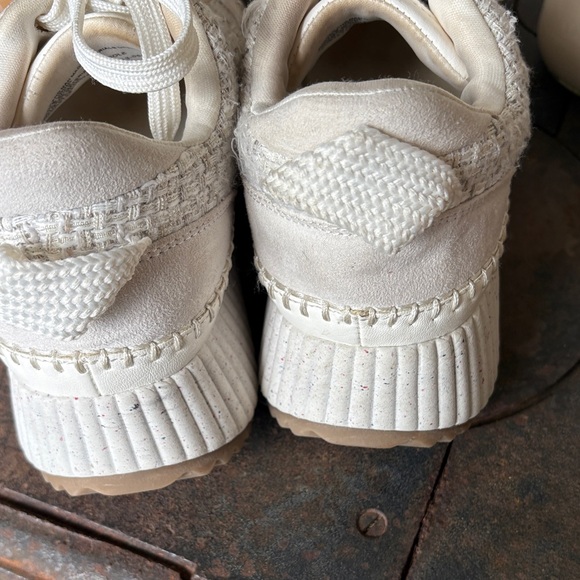 Universal Thread Cream Textured Sneakers - Picture 3 of 7